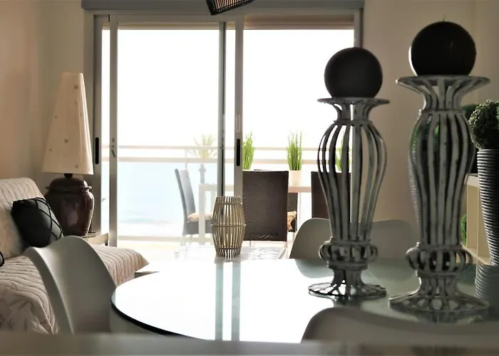 Apto Berta En 1ª Linia De Playa, Piscina Y Parking Privado