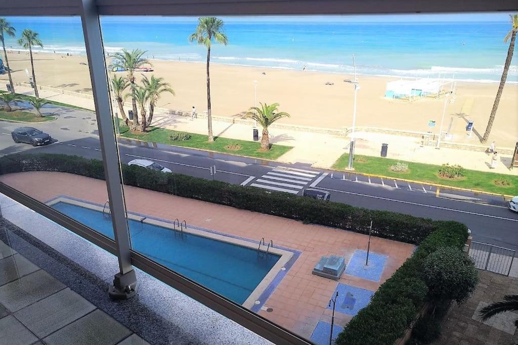 Apartment Apto Berta En 1ª Linia De Playa, Piscina Y Parking Privado