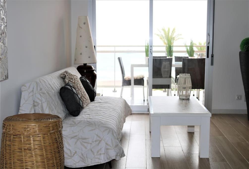Apto Berta En 1ª Linia De Playa, Piscina Y Parking Privado Apartment